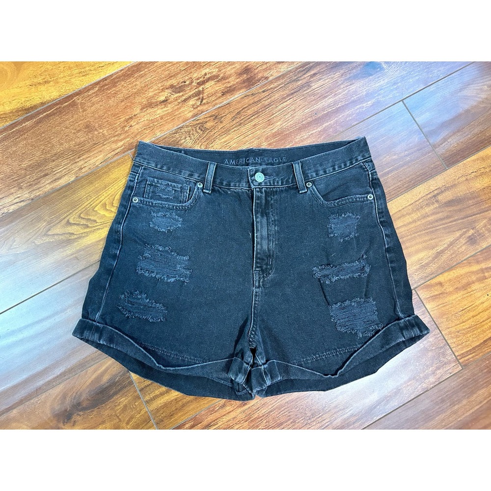 American Eagle mom jean shorts size 10
